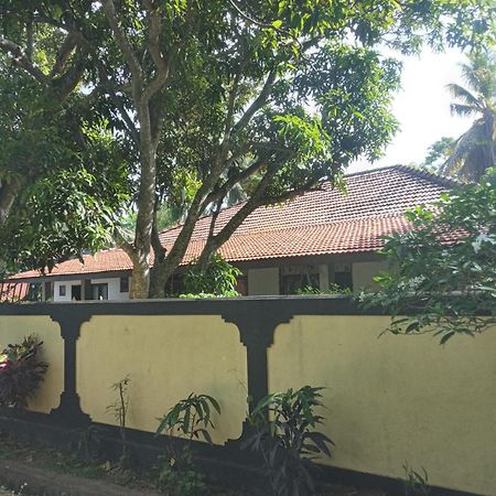 Water Front Home Stay And Resort Anuradhapura Kültér fotó