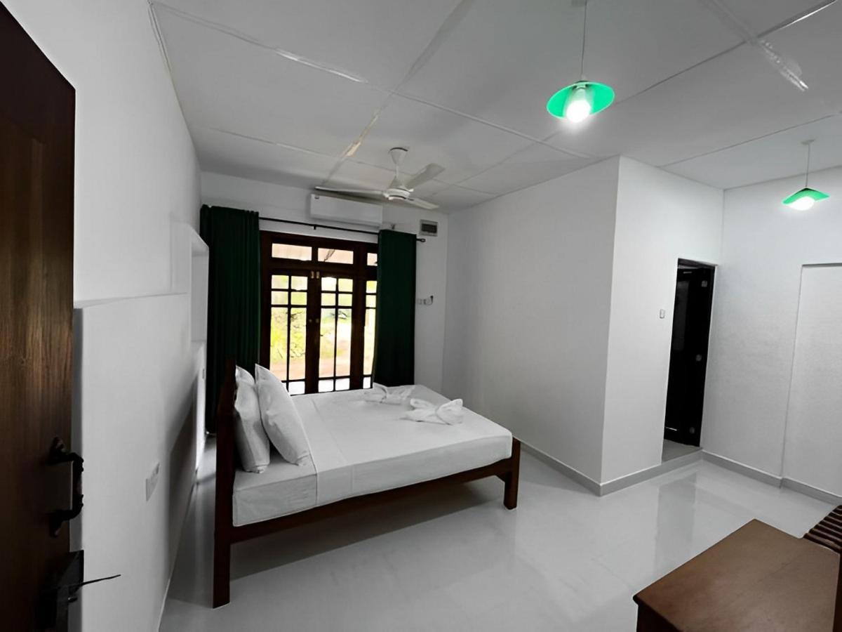 Water Front Home Stay And Resort Anuradhapura Kültér fotó