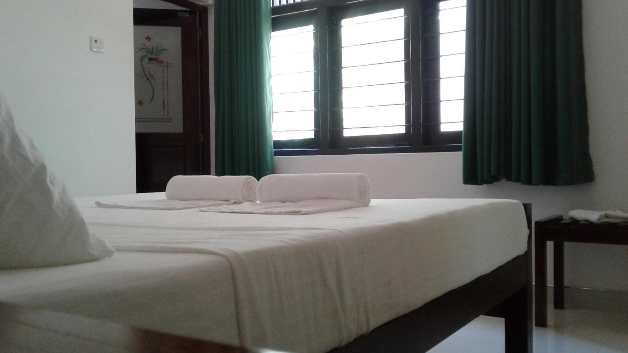 Water Front Home Stay And Resort Anuradhapura Kültér fotó