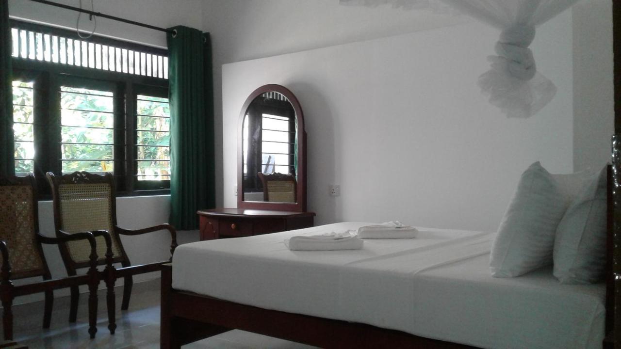 Water Front Home Stay And Resort Anuradhapura Kültér fotó